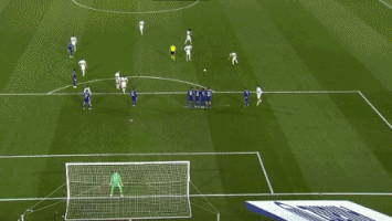 意甲-萨勒马科尔斯破门莱奥点射 米兰2-2平帕尔马