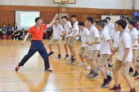 柯里休战 巴特勒挺身 勇士末节一波16比0擒公鹿